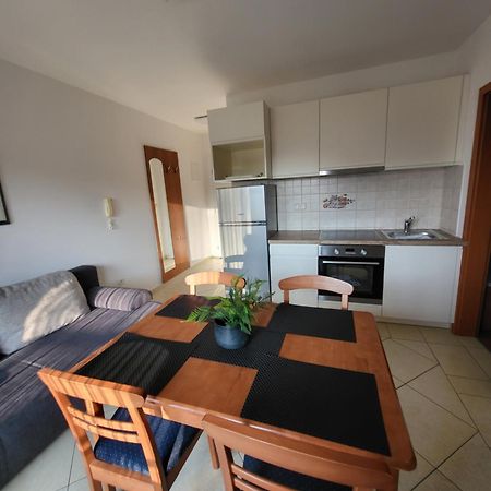 Dalmacia Apartments Srima Eksteriør bilde