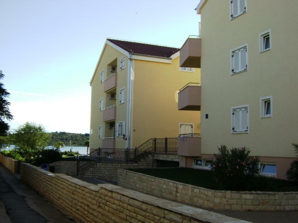 Dalmacia Apartments Srima Eksteriør bilde
