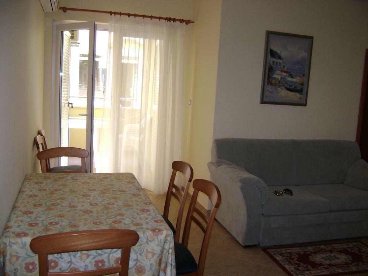 Dalmacia Apartments Srima Eksteriør bilde